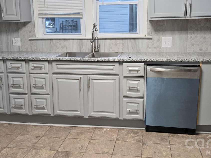 227 B Street, Newton, NC 28658.  MLS# CAR4371674, YatesRealty ID 13119. 
