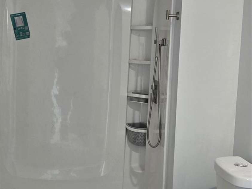 227 B Street, Newton, NC 28658.  MLS# CAR4371674, YatesRealty ID 13119. Main Bathroom