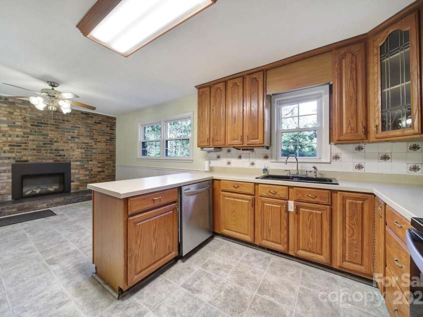 3987 Taxahaw Road, Lancaster, SC 29720.  MLS# CAR4318245, YatesRealty ID 1312. 