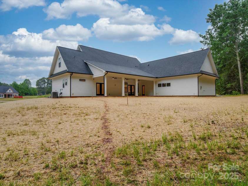 4024 Landsford Road, Marshville, NC 28103.  MLS# CAR4228036, YatesRealty ID 1312. 