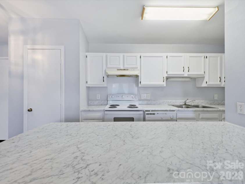 6146 Meadow Rose Lane, Charlotte, NC 28215.  MLS# CAR4333078, YatesRealty ID 1312. 