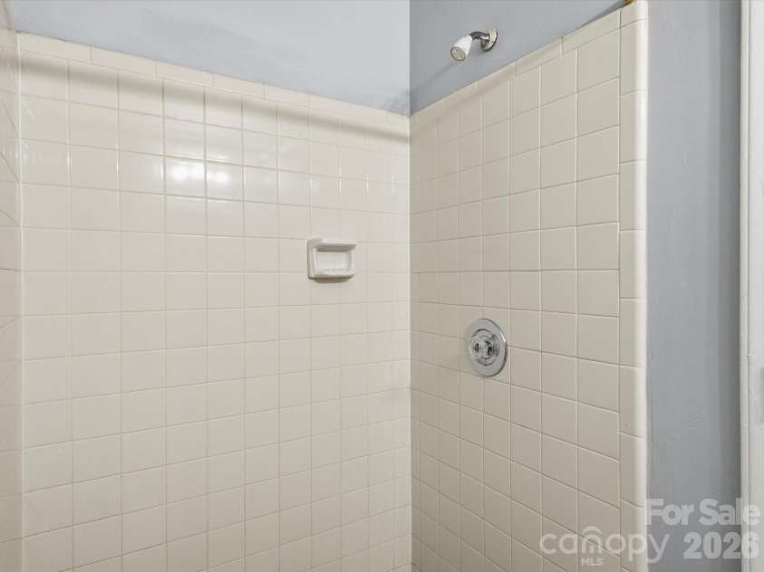 6146 Meadow Rose Lane, Charlotte, NC 28215.  MLS# CAR4333078, YatesRealty ID 1312. 