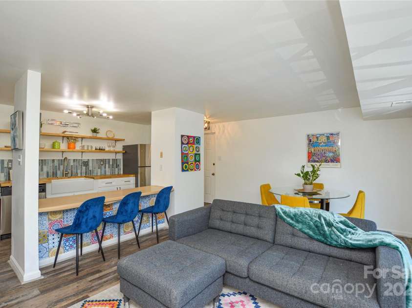 9325 Old Concord Road, Charlotte, NC 28213.  MLS# CAR4276342, YatesRealty ID 13120. 