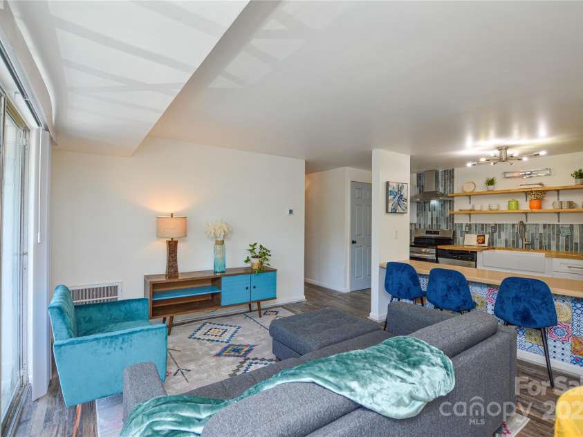 9325 Old Concord Road, Charlotte, NC 28213.  MLS# CAR4276342, YatesRealty ID 13120. 