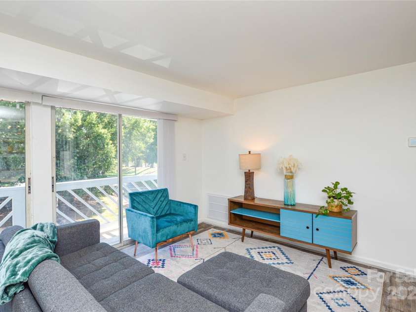9325 Old Concord Road, Charlotte, NC 28213.  MLS# CAR4276342, YatesRealty ID 13120. 