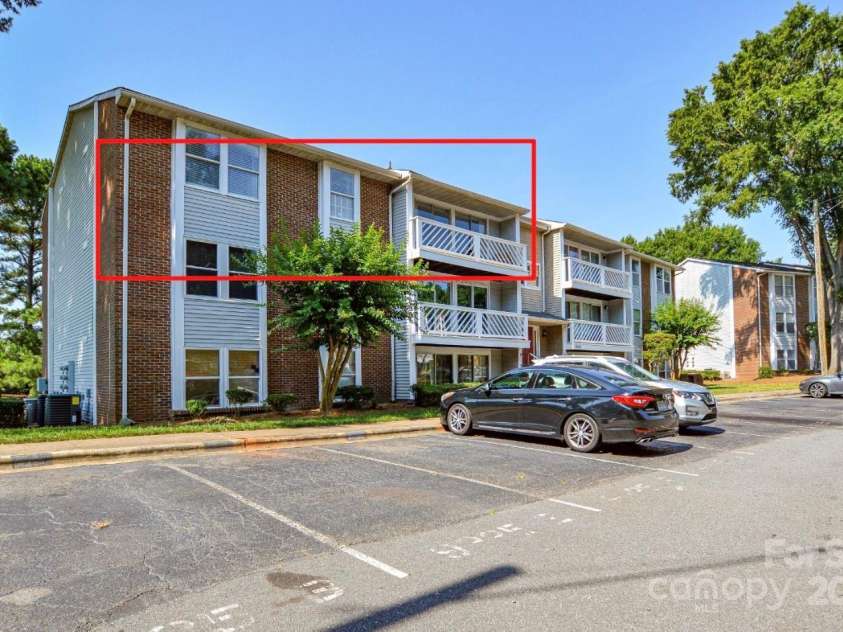 9325 Old Concord Road, Charlotte, NC 28213.  MLS# CAR4276342, YatesRealty ID 13120. 