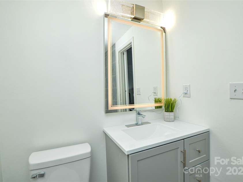 9325 Old Concord Road, Charlotte, NC 28213.  MLS# CAR4276342, YatesRealty ID 13120. Ensuite bathroom