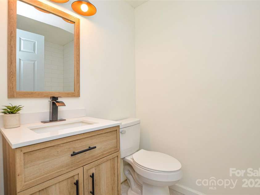 9325 Old Concord Road, Charlotte, NC 28213.  MLS# CAR4276342, YatesRealty ID 13120. Full Bath
