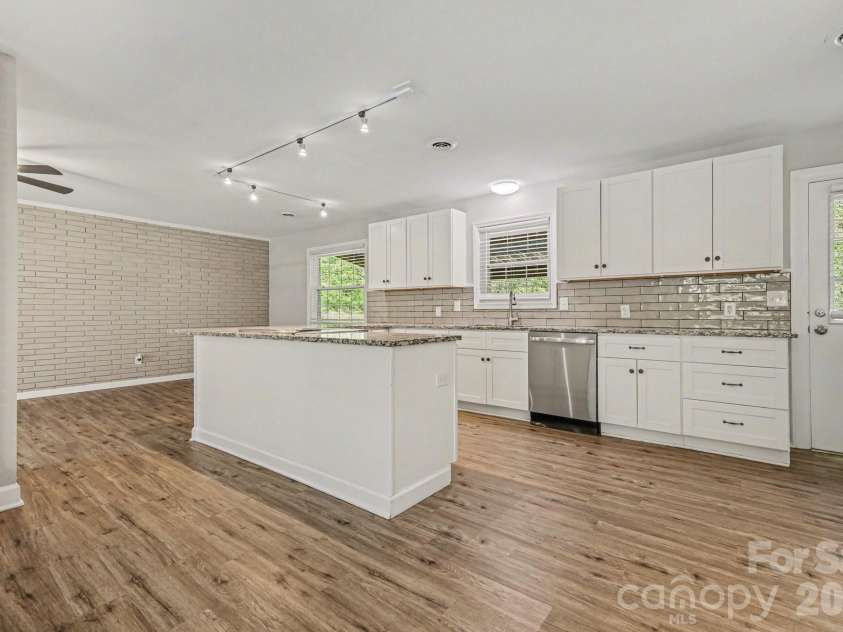 2330 18th Street, Hickory, NC 28601.  MLS# CAR4368810, YatesRealty ID 13121. 