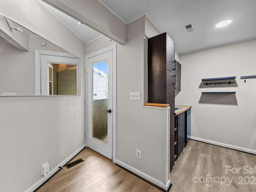 415 7th Street, Charlotte, NC 28202.  MLS# CAR4259506, YatesRealty ID 13122. 