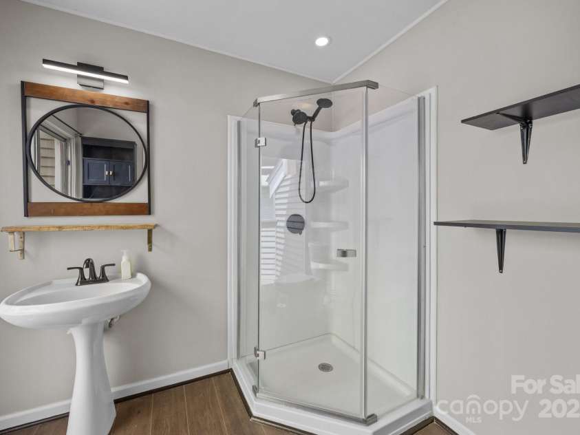 415 7th Street, Charlotte, NC 28202.  MLS# CAR4259506, YatesRealty ID 13122. 