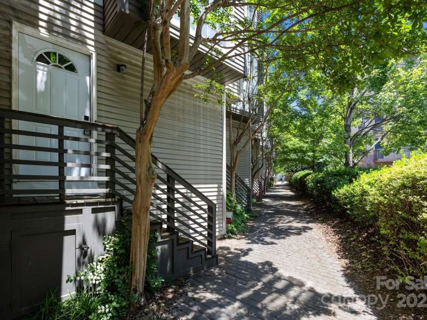 415 7th Street, Charlotte, NC 28202.  MLS# CAR4259506, YatesRealty ID 13122. 