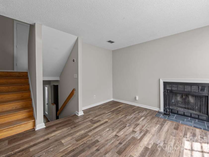 415 7th Street, Charlotte, NC 28202.  MLS# CAR4259506, YatesRealty ID 13122. 