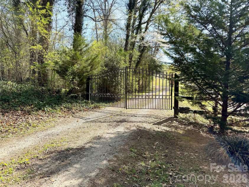 1270 Lilly Drive, Clover, SC 29710.  MLS# CAR4361474, YatesRealty ID 13124. 