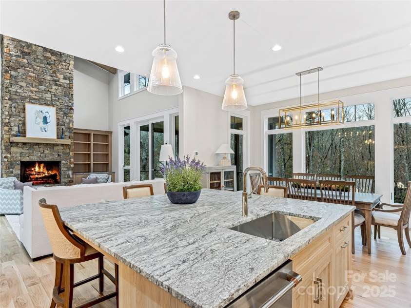 435 Barrington Drive, Asheville, NC 28803.  MLS# CAR4235274, YatesRealty ID 13124. 