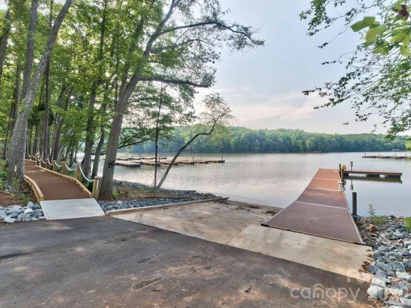 8238 Merryvale Lane, Charlotte, NC 28214.  MLS# CAR4350483, YatesRealty ID 13125. 