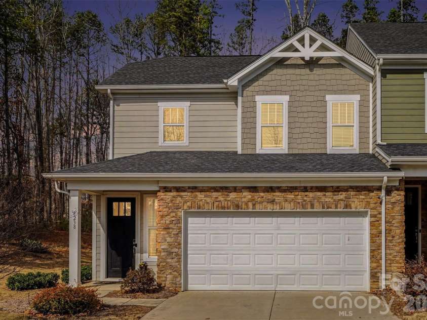 8238 Merryvale Lane, Charlotte, NC 28214.  MLS# CAR4350483, YatesRealty ID 13125. End Unit