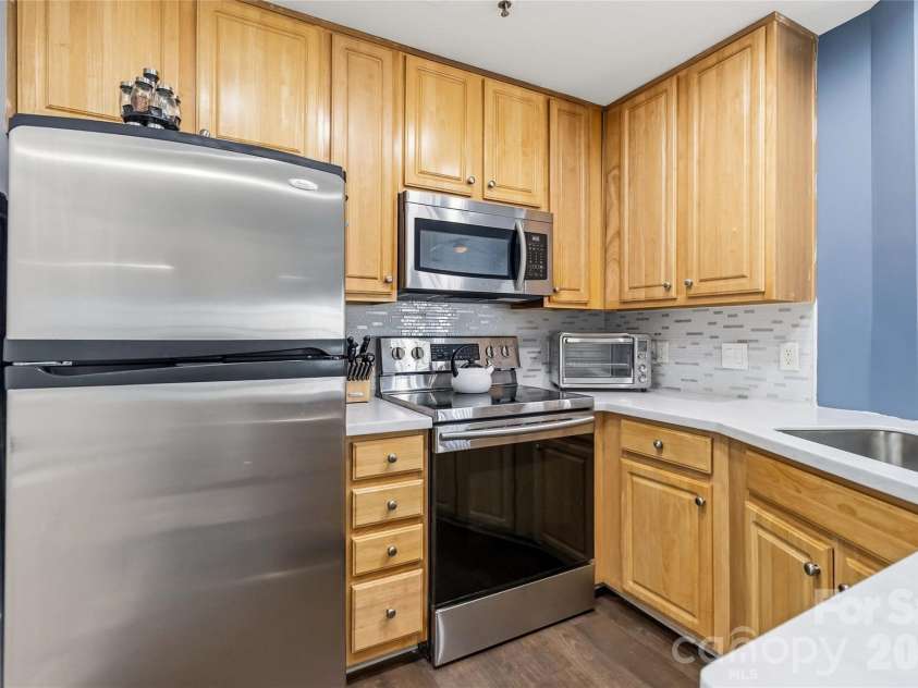 6432 Park Pond Drive, Charlotte, NC 28262.  MLS# CAR4370266, YatesRealty ID 13126. 