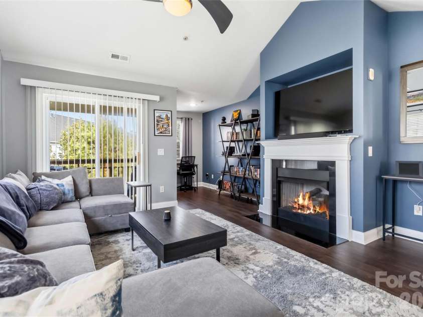 6432 Park Pond Drive, Charlotte, NC 28262.  MLS# CAR4370266, YatesRealty ID 13126. 