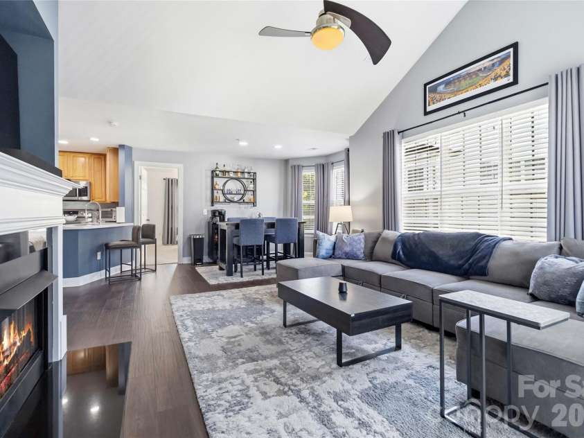 6432 Park Pond Drive, Charlotte, NC 28262.  MLS# CAR4370266, YatesRealty ID 13126. 