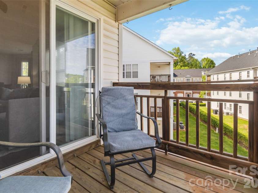 6432 Park Pond Drive, Charlotte, NC 28262.  MLS# CAR4370266, YatesRealty ID 13126. 