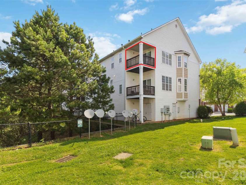 6432 Park Pond Drive, Charlotte, NC 28262.  MLS# CAR4370266, YatesRealty ID 13126. 