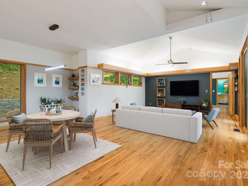 18 Balsam Court, Arden, NC 28704.  MLS# CAR4256080, YatesRealty ID 13127. 