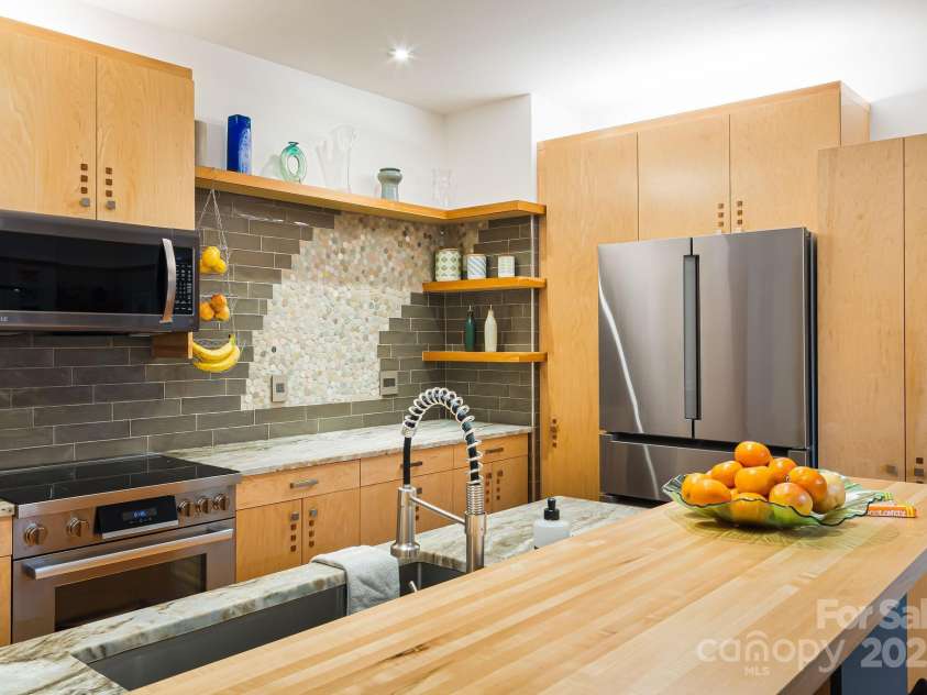 18 Balsam Court, Arden, NC 28704.  MLS# CAR4256080, YatesRealty ID 13127. 