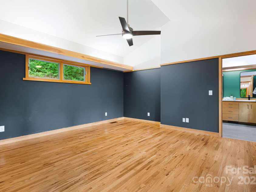 18 Balsam Court, Arden, NC 28704.  MLS# CAR4256080, YatesRealty ID 13127. PRIMARY BEDROOM