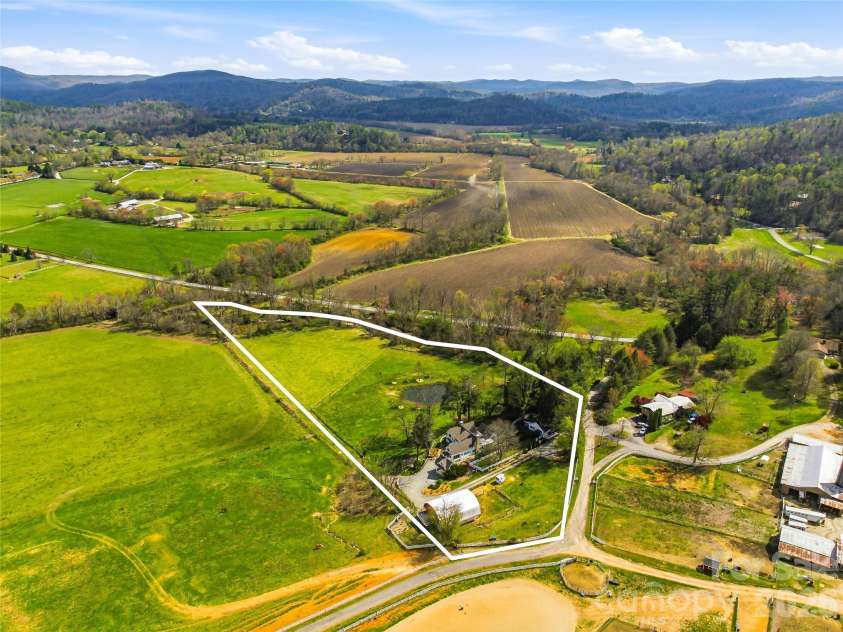90 Woody Farm Drive, Pisgah Forest, NC 28768.  MLS# CAR4325513, YatesRealty ID 13127. 