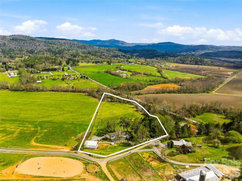 90 Woody Farm Drive, Pisgah Forest, NC 28768.  MLS# CAR4325513, YatesRealty ID 13127. 