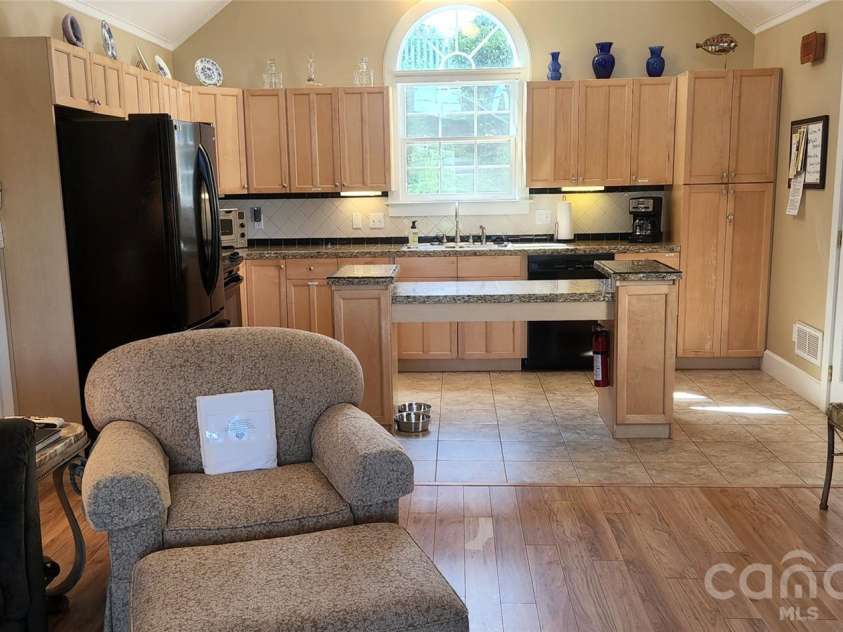 90 Woody Farm Drive, Pisgah Forest, NC 28768.  MLS# CAR4325513, YatesRealty ID 13127. Duchess Kitchen