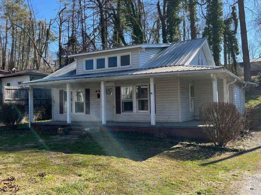 182 Maple Avenue, Marion, NC 28752.  MLS# CAR4226497, YatesRealty ID 13128. 