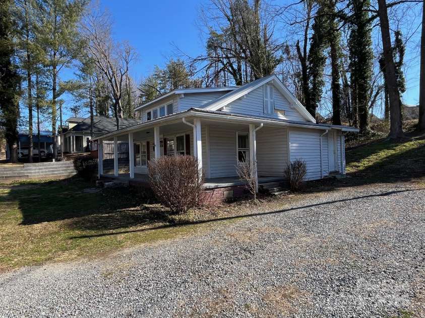 182 Maple Avenue, Marion, NC 28752.  MLS# CAR4226497, YatesRealty ID 13128. 