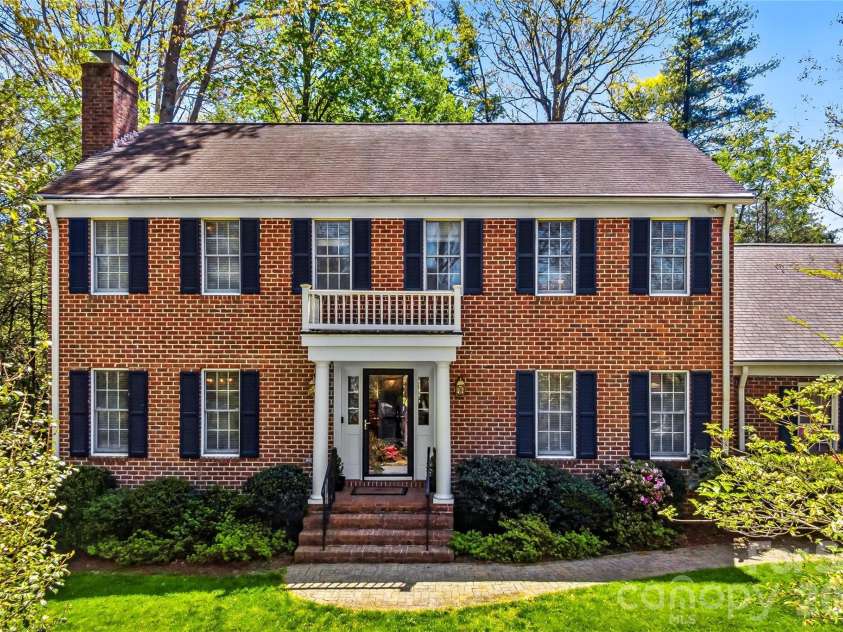 1218 Everette Place, Hendersonville, NC 28791.  MLS# CAR4370494, YatesRealty ID 13130. 