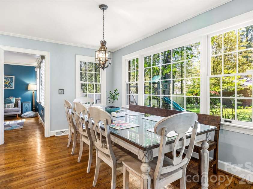 1218 Everette Place, Hendersonville, NC 28791.  MLS# CAR4370494, YatesRealty ID 13130. 