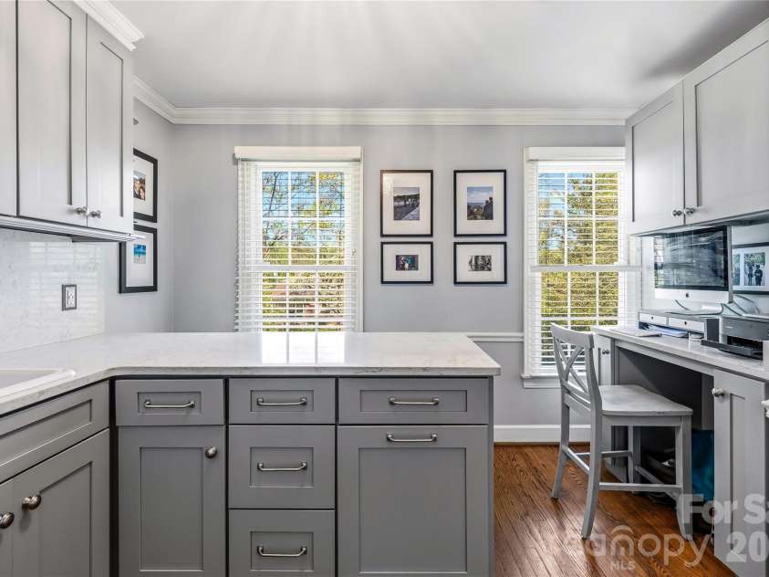1218 Everette Place, Hendersonville, NC 28791.  MLS# CAR4370494, YatesRealty ID 13130. 