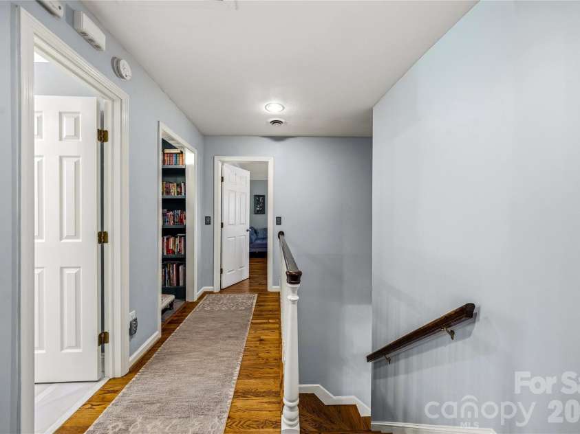 1218 Everette Place, Hendersonville, NC 28791.  MLS# CAR4370494, YatesRealty ID 13130. 