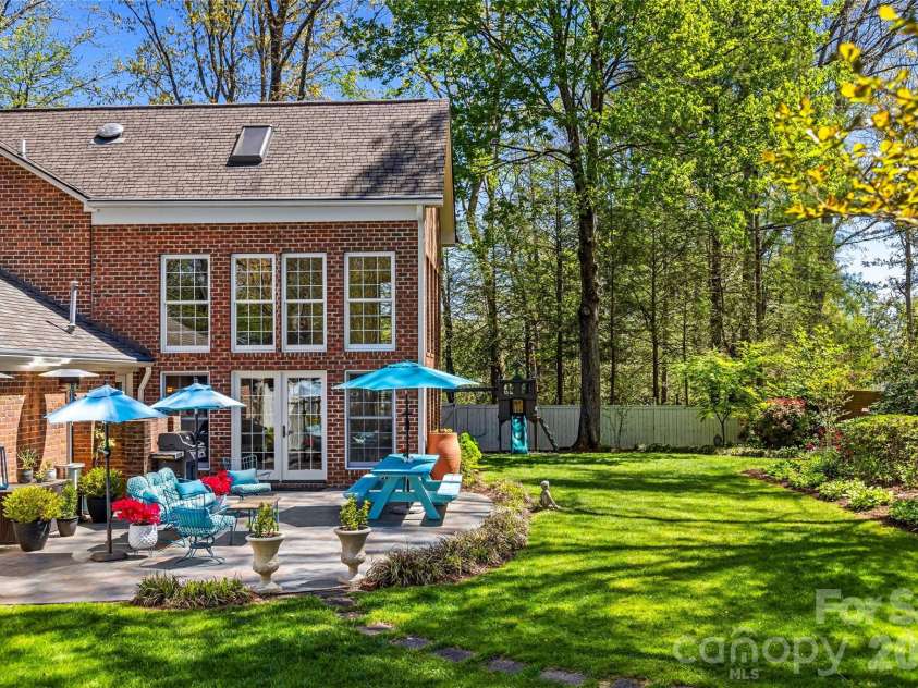 1218 Everette Place, Hendersonville, NC 28791.  MLS# CAR4370494, YatesRealty ID 13130. 