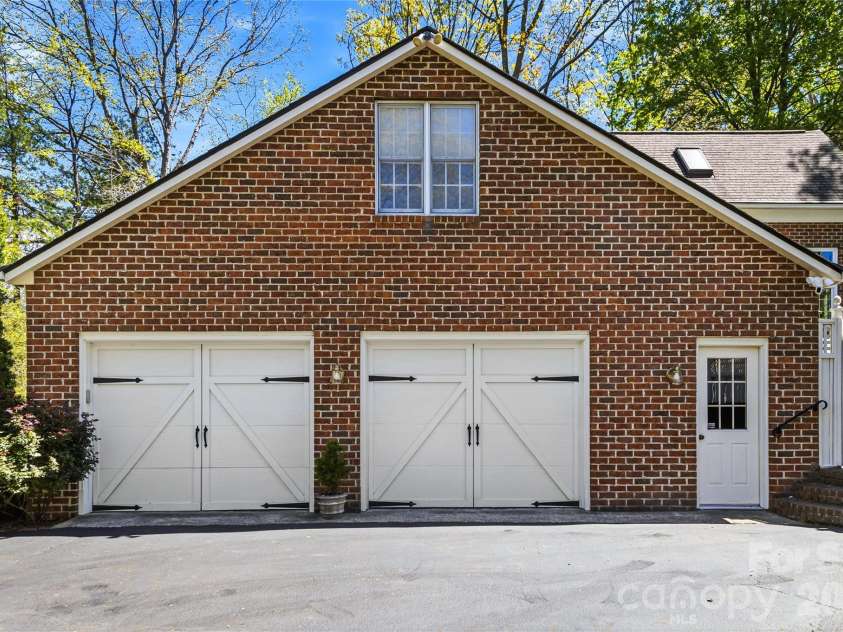 1218 Everette Place, Hendersonville, NC 28791.  MLS# CAR4370494, YatesRealty ID 13130. 