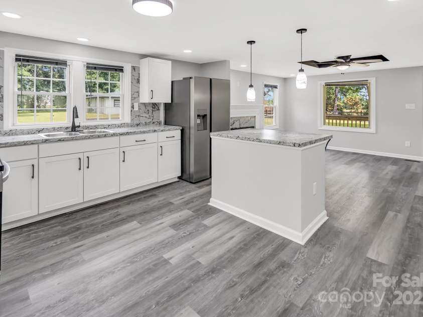 2091 & 2095 Catawba River Road, Fort Lawn, SC 29714.  MLS# CAR4283012, YatesRealty ID 13130. 2091 Kitchen