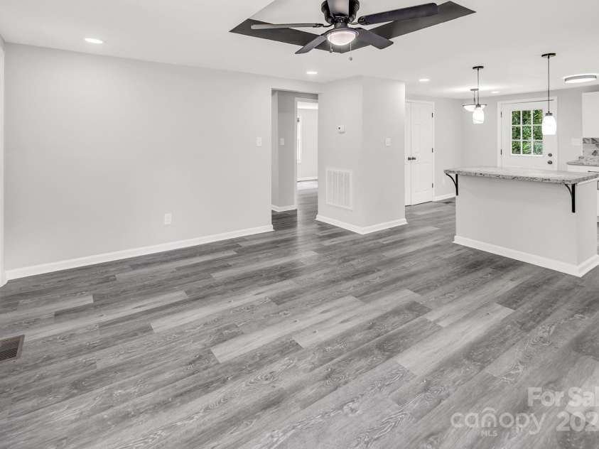 2091 & 2095 Catawba River Road, Fort Lawn, SC 29714.  MLS# CAR4283012, YatesRealty ID 13130. 2091 Living Room