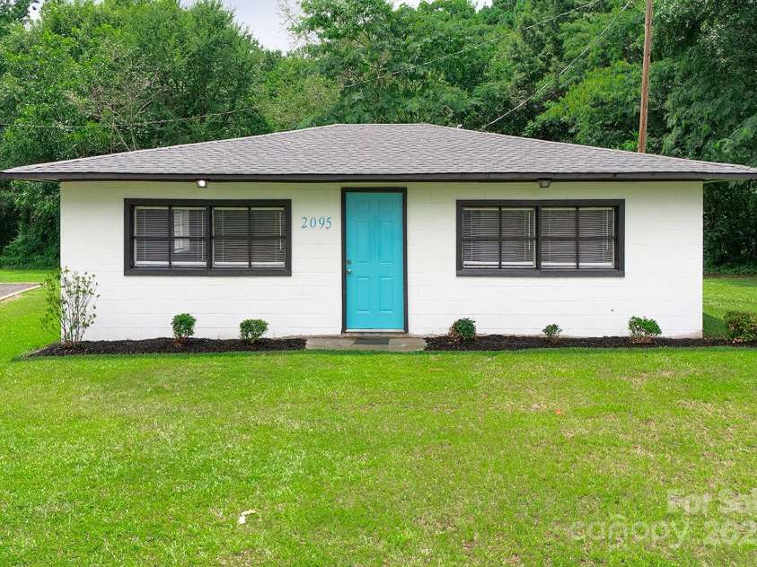 2091 & 2095 Catawba River Road, Fort Lawn, SC 29714.  MLS# CAR4283012, YatesRealty ID 13130. #2095 Catawba River Road