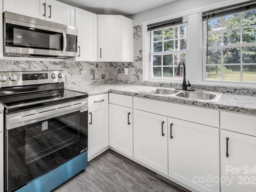 2091 & 2095 Catawba River Road, Fort Lawn, SC 29714.  MLS# CAR4283012, YatesRealty ID 13130. #2095 Kitchen