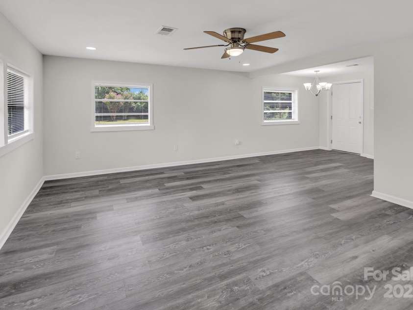 2091 & 2095 Catawba River Road, Fort Lawn, SC 29714.  MLS# CAR4283012, YatesRealty ID 13130. #2095 Living Room
