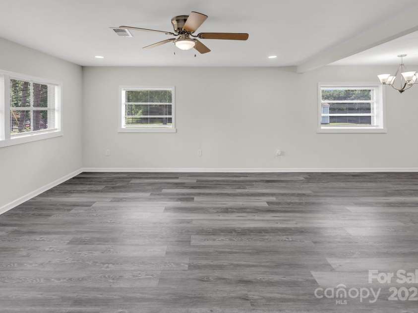 2091 & 2095 Catawba River Road, Fort Lawn, SC 29714.  MLS# CAR4283012, YatesRealty ID 13130. #2095 Living Room