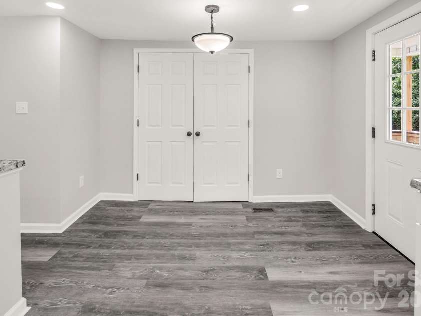 2091 & 2095 Catawba River Road, Fort Lawn, SC 29714.  MLS# CAR4283024, YatesRealty ID 13130. #2091 Dining Area