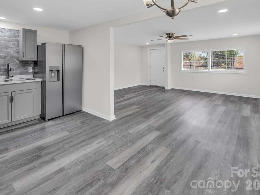 2091 & 2095 Catawba River Road, Fort Lawn, SC 29714.  MLS# CAR4283024, YatesRealty ID 13130. #2095 Kitchen