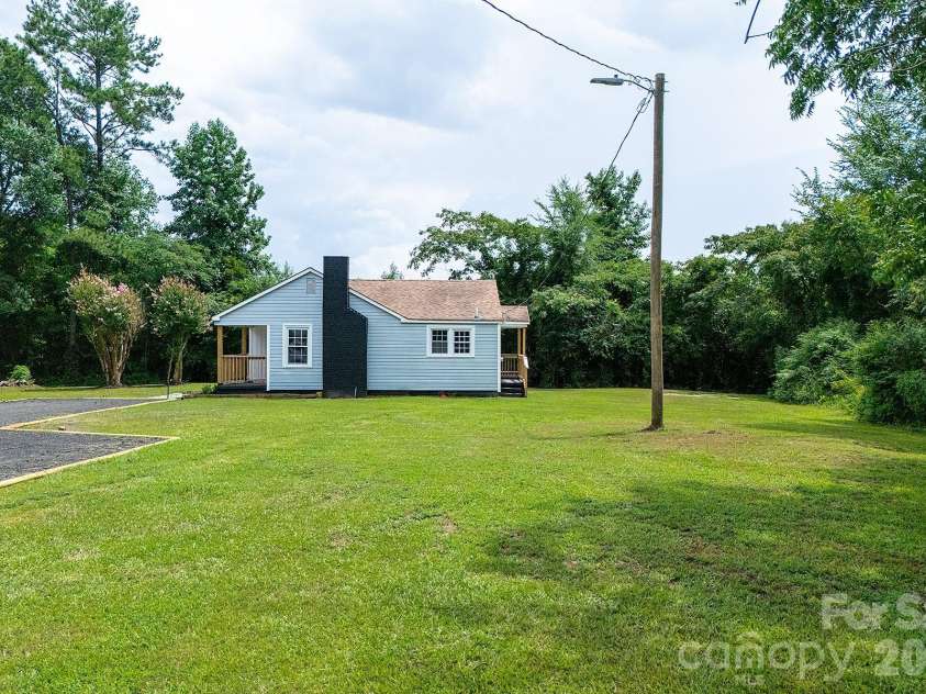 2091 & 2095 Catawba River Road, Fort Lawn, SC 29714.  MLS# CAR4283024, YatesRealty ID 13130. 