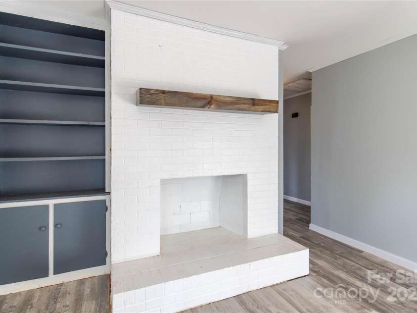 4024 Kenwood Drive, Jonesville, NC 28642.  MLS# CAR4248735, YatesRealty ID 13131. 